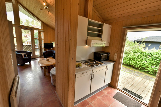 Ferienhaus in Pelzerhaken - Am Waldrand Haus D - K&uuml;che aus zwei K&uuml;chenzeilen