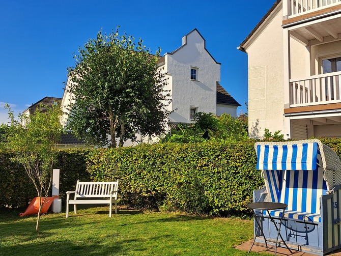 Ferienwohnung in Ostseebad Nienhagen - Ferienwohnung Dorie - Garten mit Strandkorb