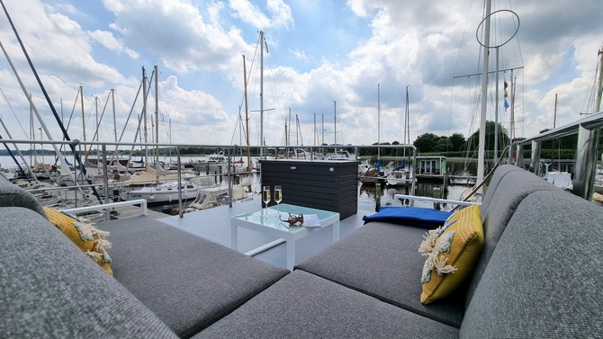 Ferienwohnung in Schleswig - Hausboot Hilja - Lounge auf der Dachterrasse