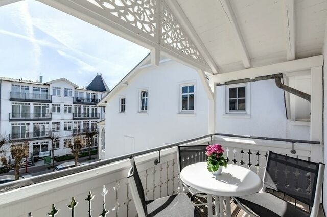 Ferienwohnung in Binz - Villa Iduna / Ferienwohnung No. 12a - 2. OG mit Balkon nach Osten - Bild 8