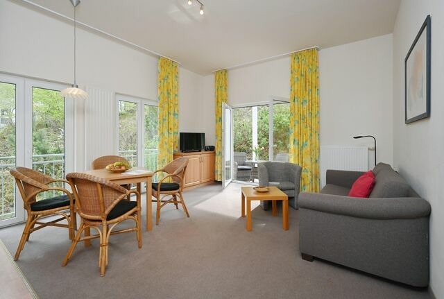 Ferienwohnung in Sellin - Ferienwohnung 3 in Sellin auf Rügen Villa Celia WLAN und Sauna 200 m vom Strand entfernt - Bild 3