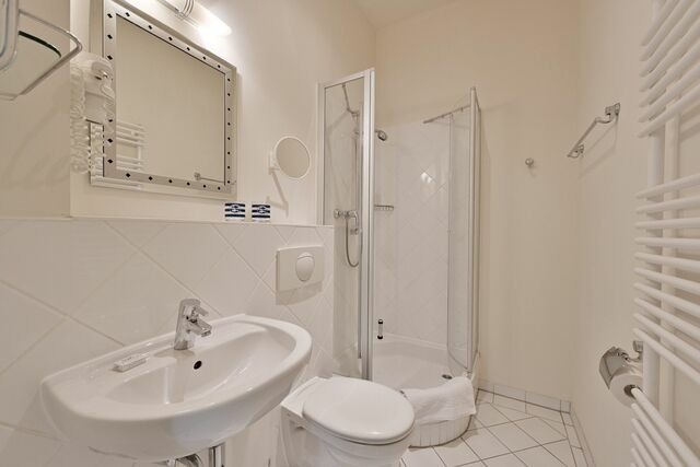 Ferienwohnung in Sellin - Ferienwohnung 3 in Sellin auf Rügen Villa Celia WLAN und Sauna 200 m vom Strand entfernt - Bild 7