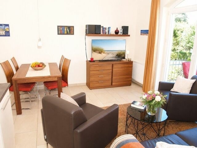 Ferienwohnung in K&uuml;hlungsborn - Villa Strandkuss, Wohnung Strandgl&uuml;ck - Bild 2