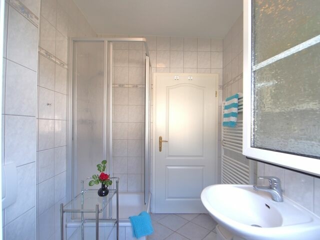 Ferienwohnung in Ostseeheilbad Zingst - Birkmaase 14 - Komfort FeWo im 4-Sterne-Ferienhaus Anselm EG - Bild 12