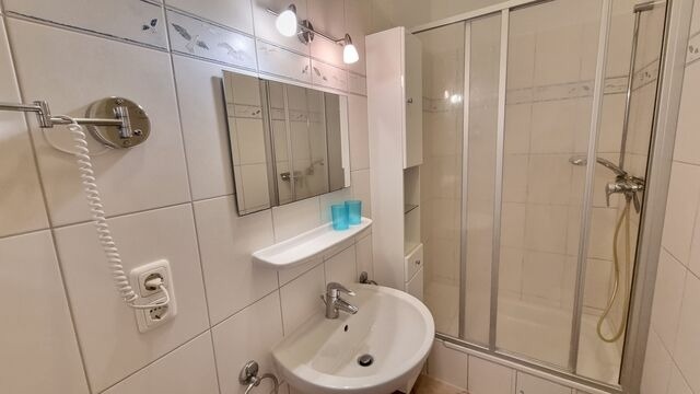 Ferienwohnung in K&uuml;hlungsborn - Villa Laura - 42-02 - Bild 5